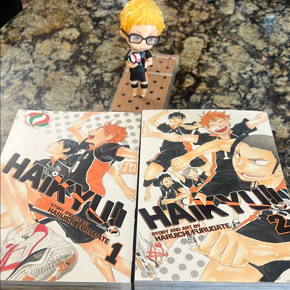 Haikyuu!! Manga Volumes 1 & 2 with Figure